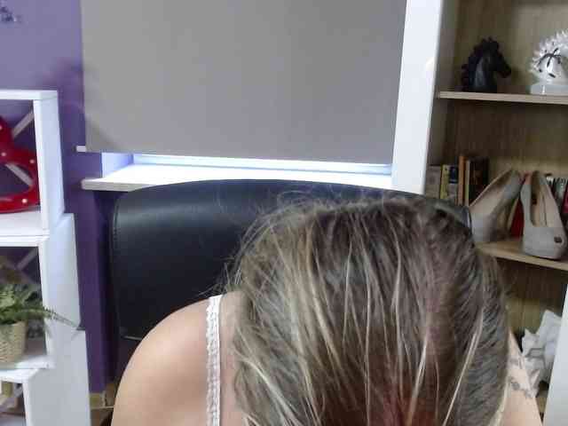 Soft-Zoey webcam