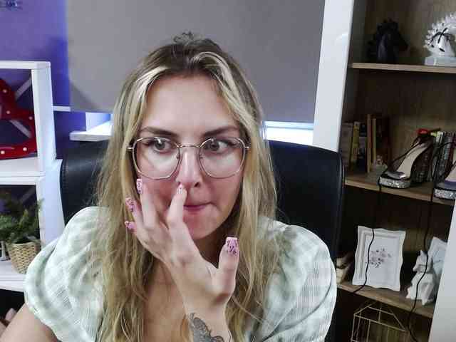 Soft-Zoey webcam