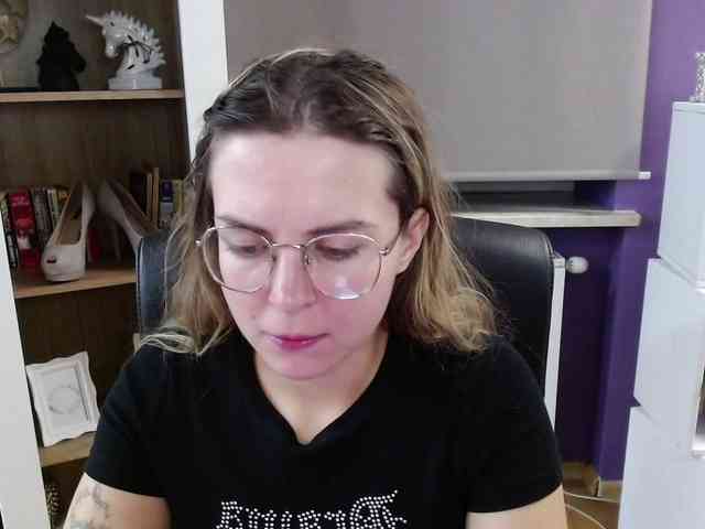 Soft-Zoey webcam