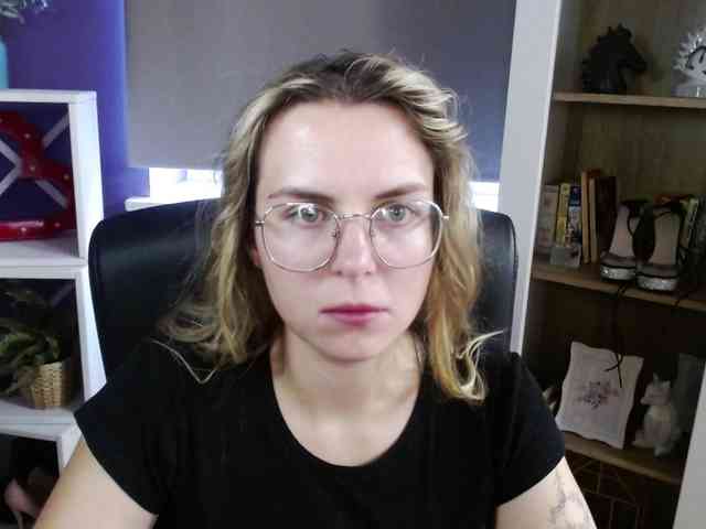 Soft-Zoey webcam