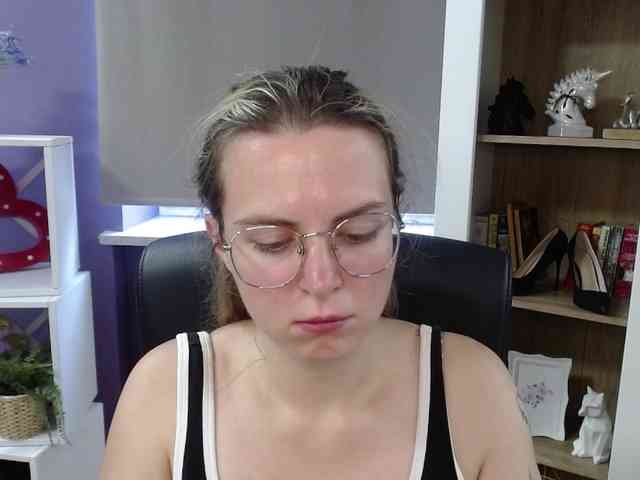 Soft-Zoey webcam