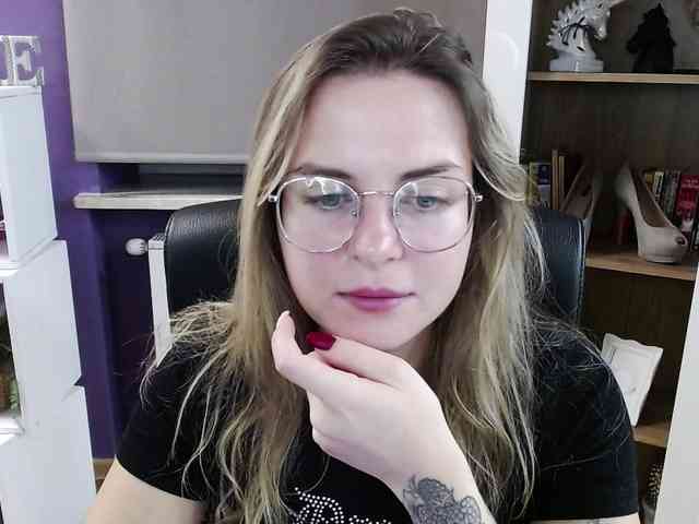 Soft-Zoey webcam