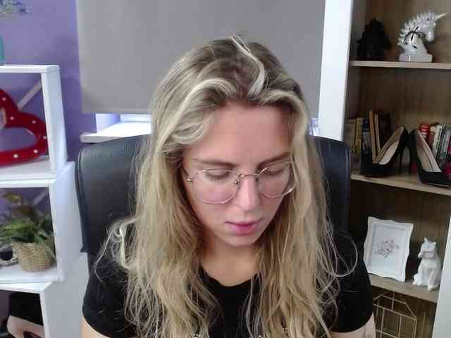 Soft-Zoey webcam