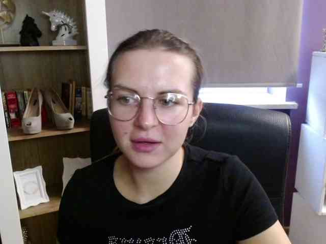 Soft-Zoey webcam