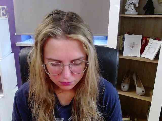 Soft-Zoey webcam