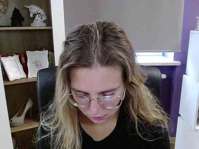 Soft-Zoey webcam