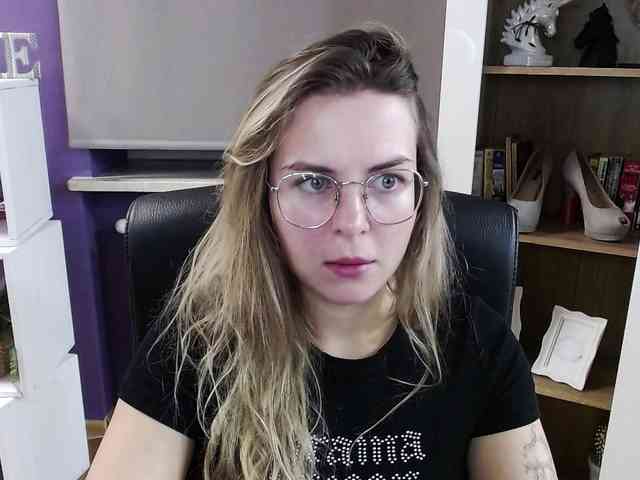 Soft-Zoey webcam