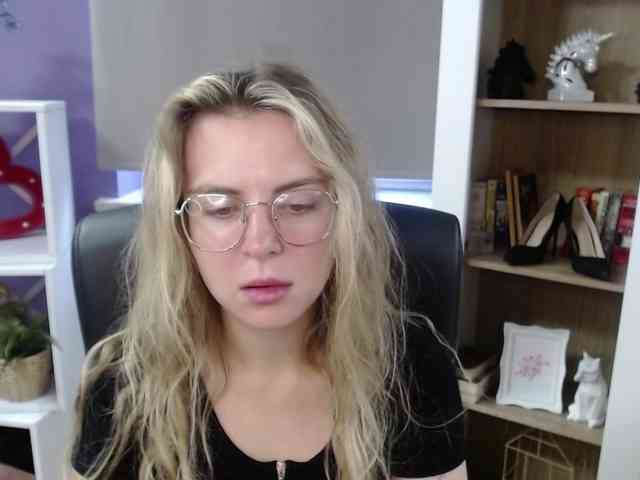 Soft-Zoey webcam