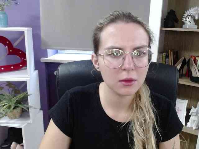 Soft-Zoey webcam