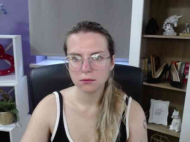 Soft-Zoey webcam
