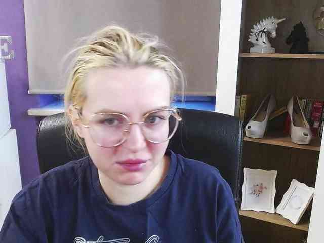 Soft-Zoey webcam