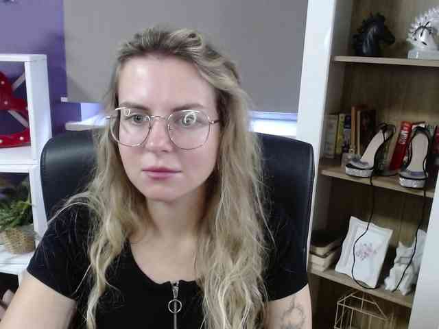 Soft-Zoey webcam