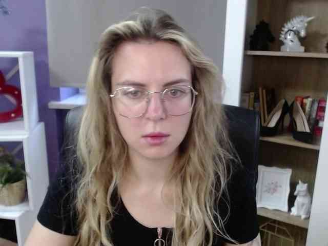 Soft-Zoey webcam