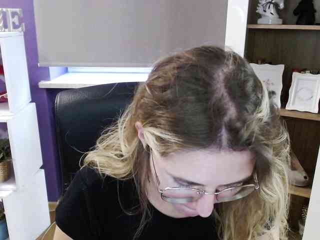 Soft-Zoey webcam