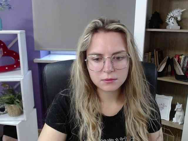 Soft-Zoey webcam