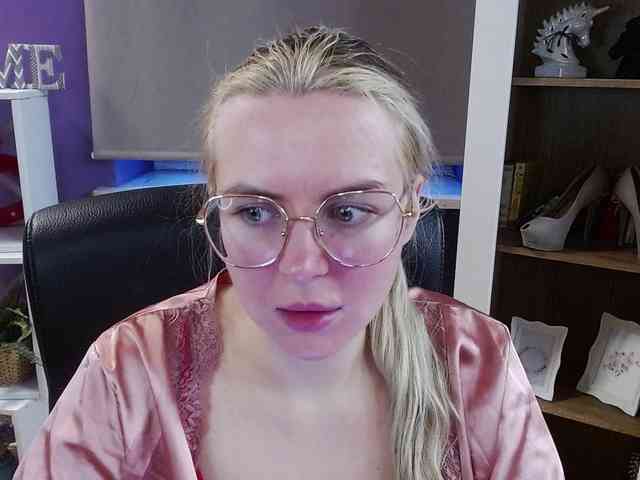 Soft-Zoey webcam