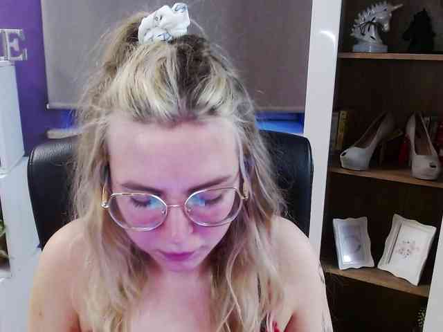 Soft-Zoey webcam