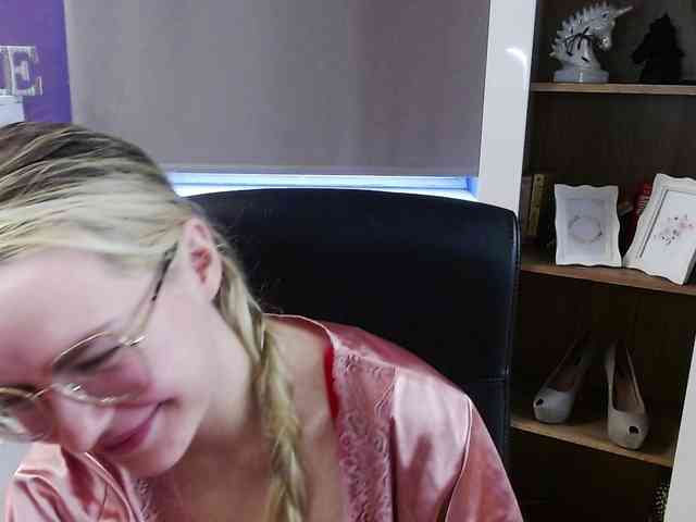 Soft-Zoey webcam