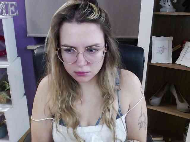 Soft-Zoey webcam
