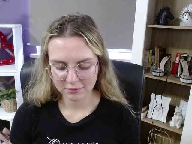 Soft-Zoey webcam