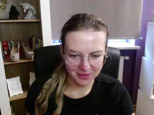 Soft-Zoey webcam