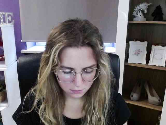 Soft-Zoey webcam