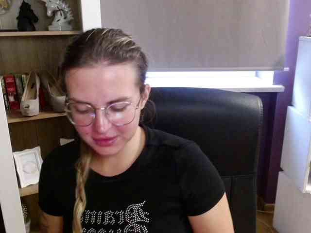 Soft-Zoey webcam