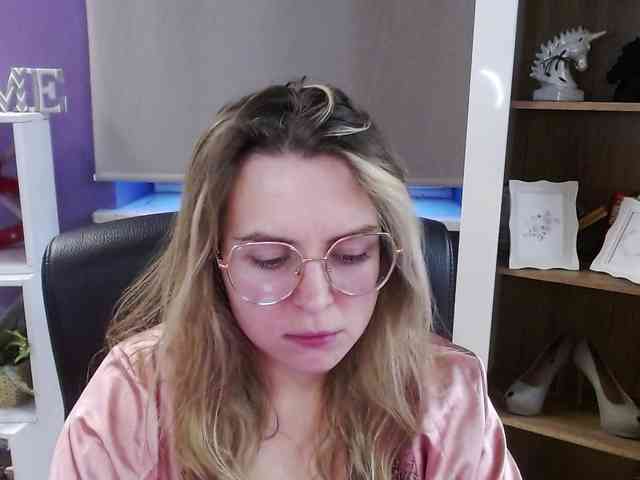 Soft-Zoey webcam