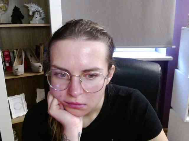 Soft-Zoey webcam