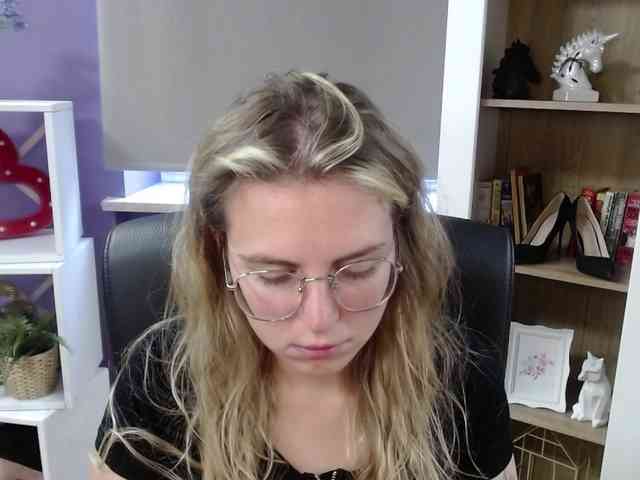 Soft-Zoey webcam
