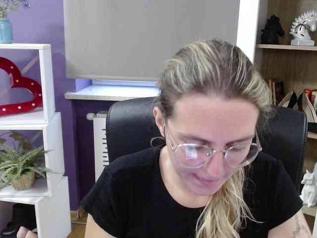 Soft-Zoey webcam