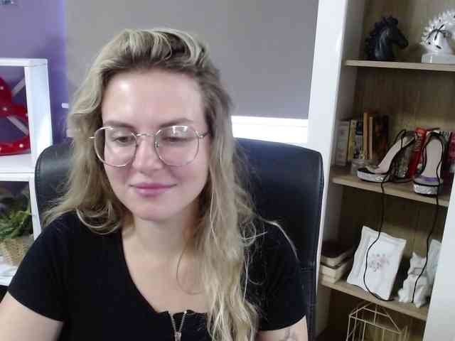 Soft-Zoey webcam