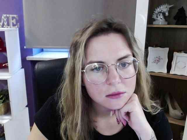 Soft-Zoey webcam