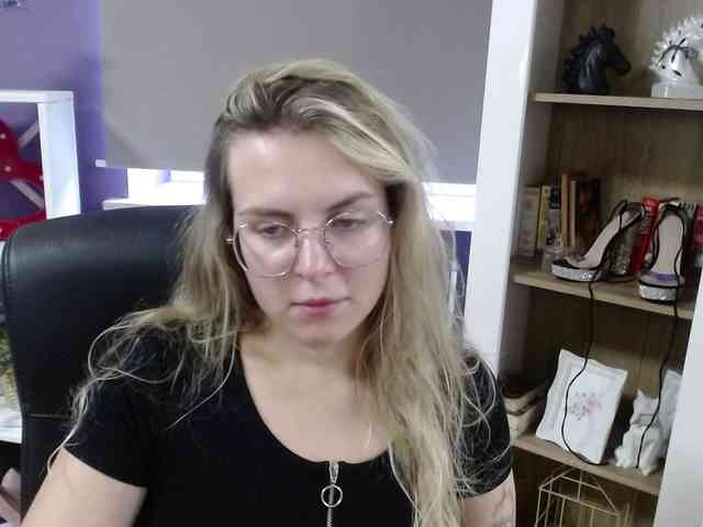 Soft-Zoey webcam