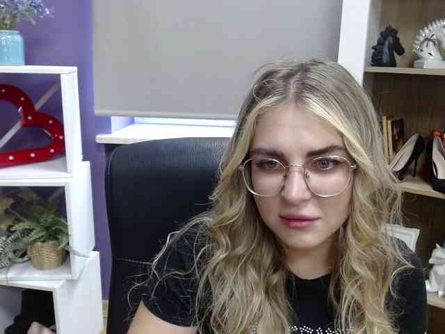 Soft-Zoey webcam