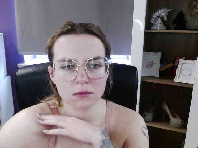 Soft-Zoey webcam