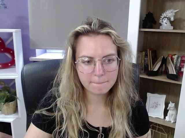 Soft-Zoey webcam
