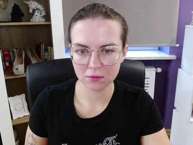 Soft-Zoey webcam