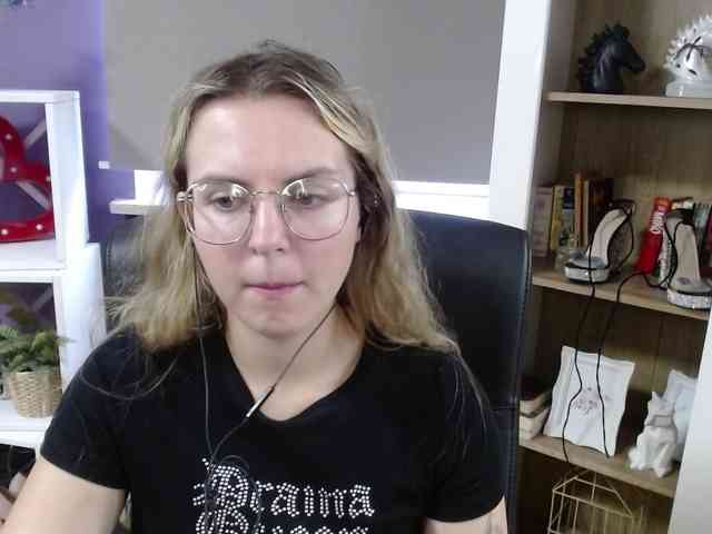 Soft-Zoey webcam
