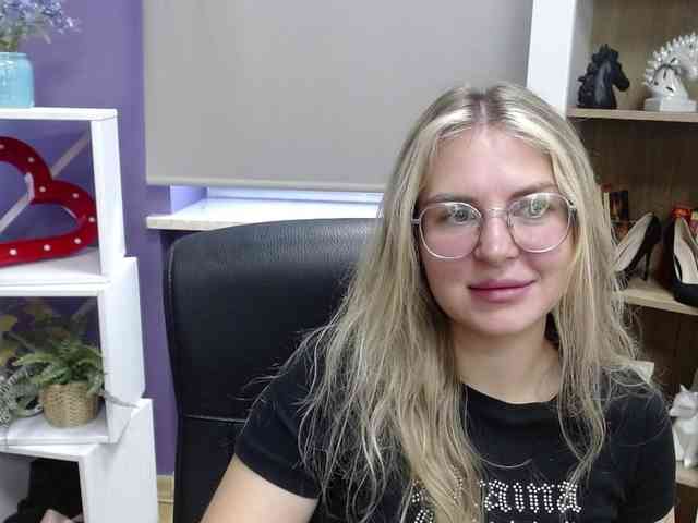 Soft-Zoey webcam