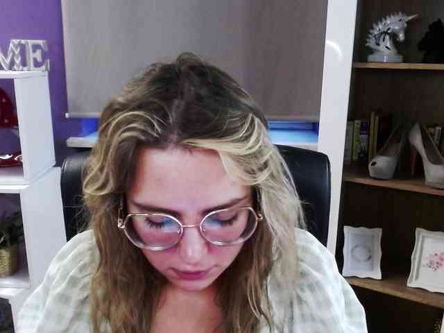 Soft-Zoey webcam