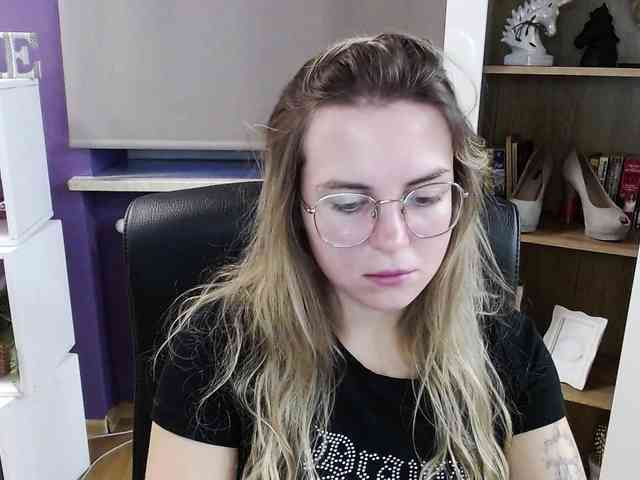 Soft-Zoey webcam