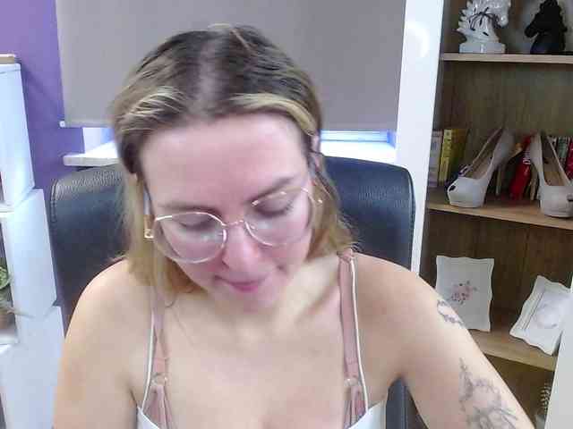 Soft-Zoey webcam