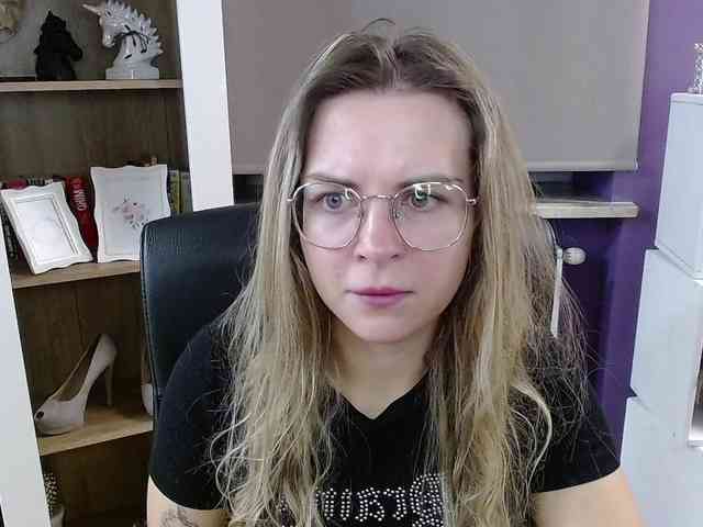 Soft-Zoey webcam