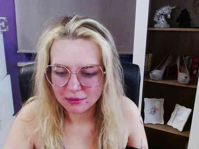 Soft-Zoey webcam