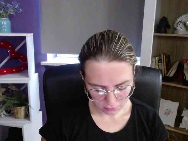 Soft-Zoey webcam