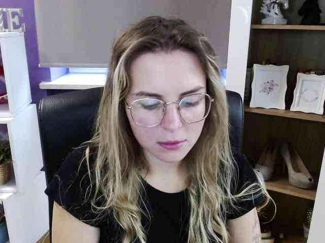 Soft-Zoey webcam