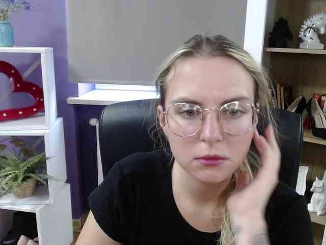 Soft-Zoey webcam