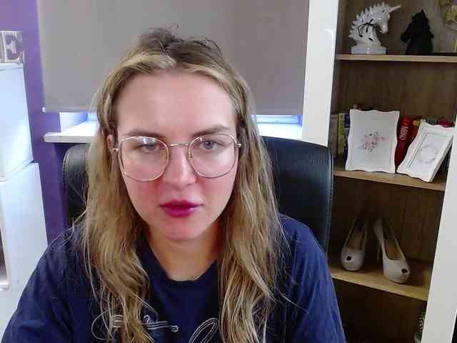 Soft-Zoey webcam