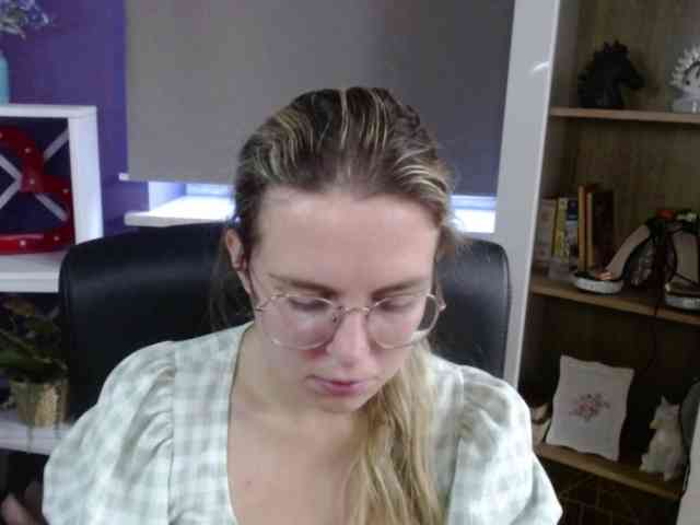 Soft-Zoey webcam